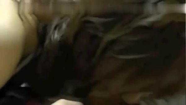 清纯美女被男友各种动作爆插,表情既享受又痛苦