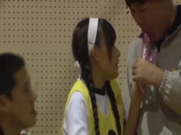 SDDE-432有一個人可以讓時間停止潛入女校球賽母雞