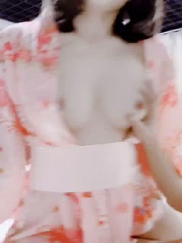 高人气清纯小美女风情小骚货，人骚逼紧性欲强各种性感情绪衣服绣感2