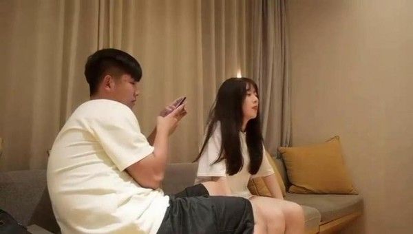 夏天推荐-清纯的婴儿肥嫩极品嫩妹子初恋般的感觉皮肤白皙光滑