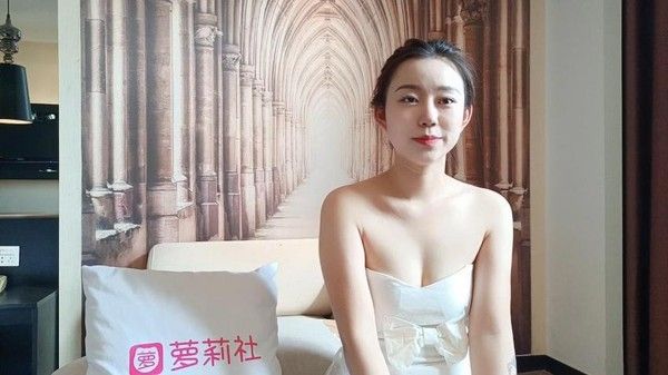 新人试镜潜规则床戏看你乖不乖-甜甜