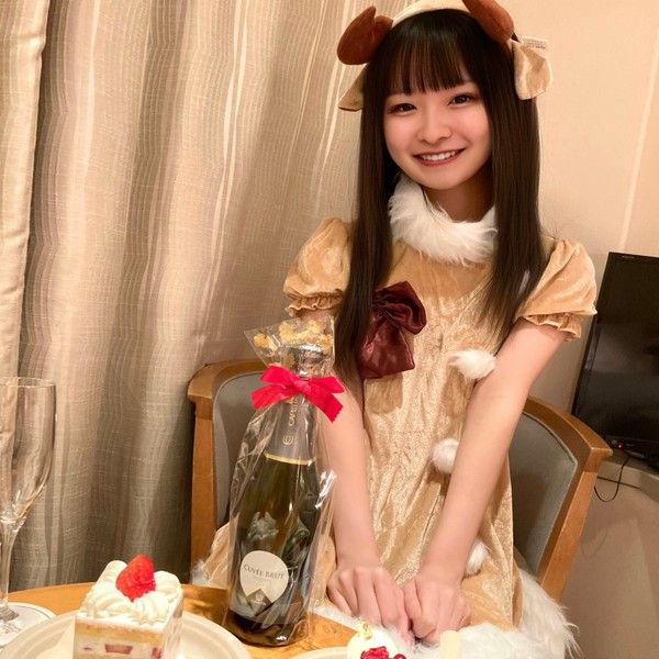 FC2-4291605 あゆちゃんクリスマススペシャル！ 天才的に可愛いトナカイさんと究極のエッチ！あゆちゃん未